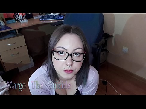 ❤️ Sexy Girl with Glasses Sucks Dildo Deeply on Camera Super sex pada kami